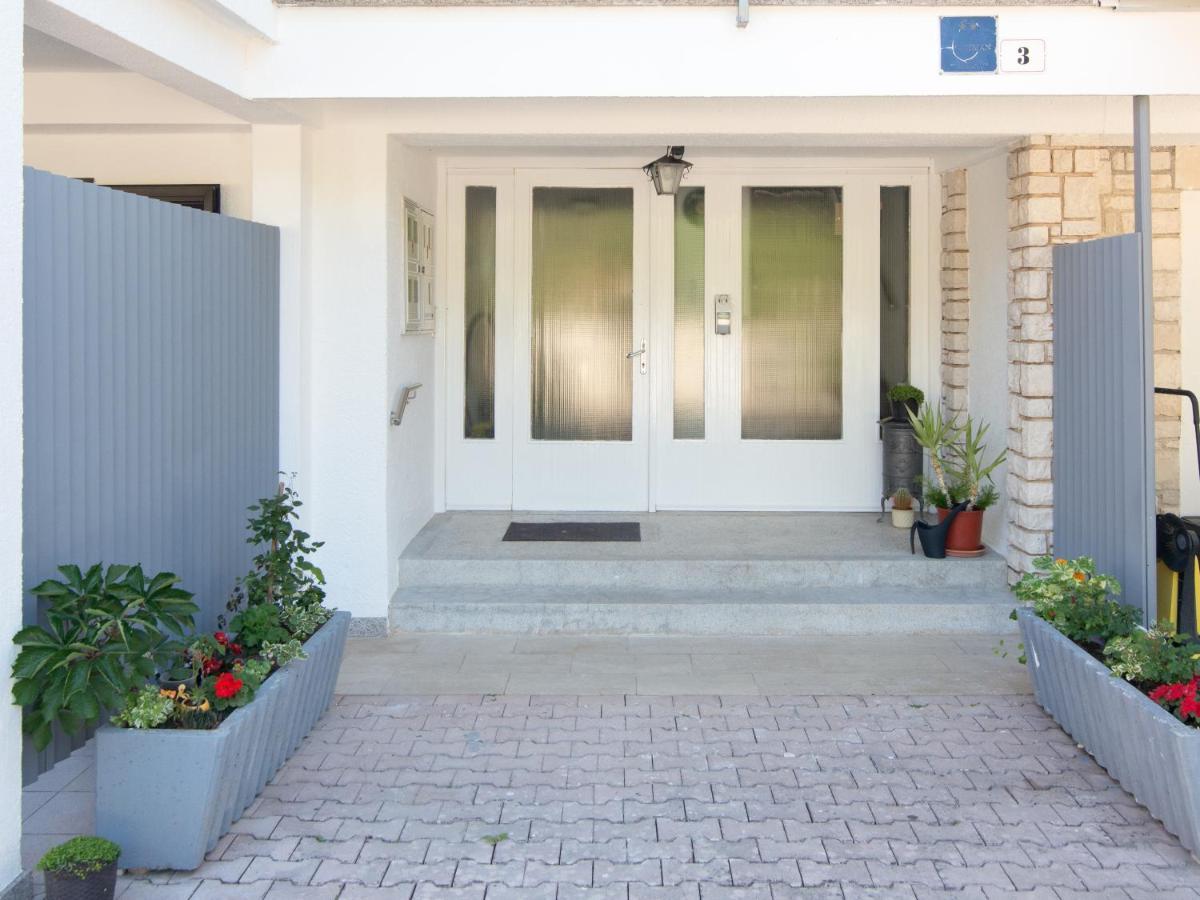 Apartments Jasna 1 Novigrad  Luaran gambar